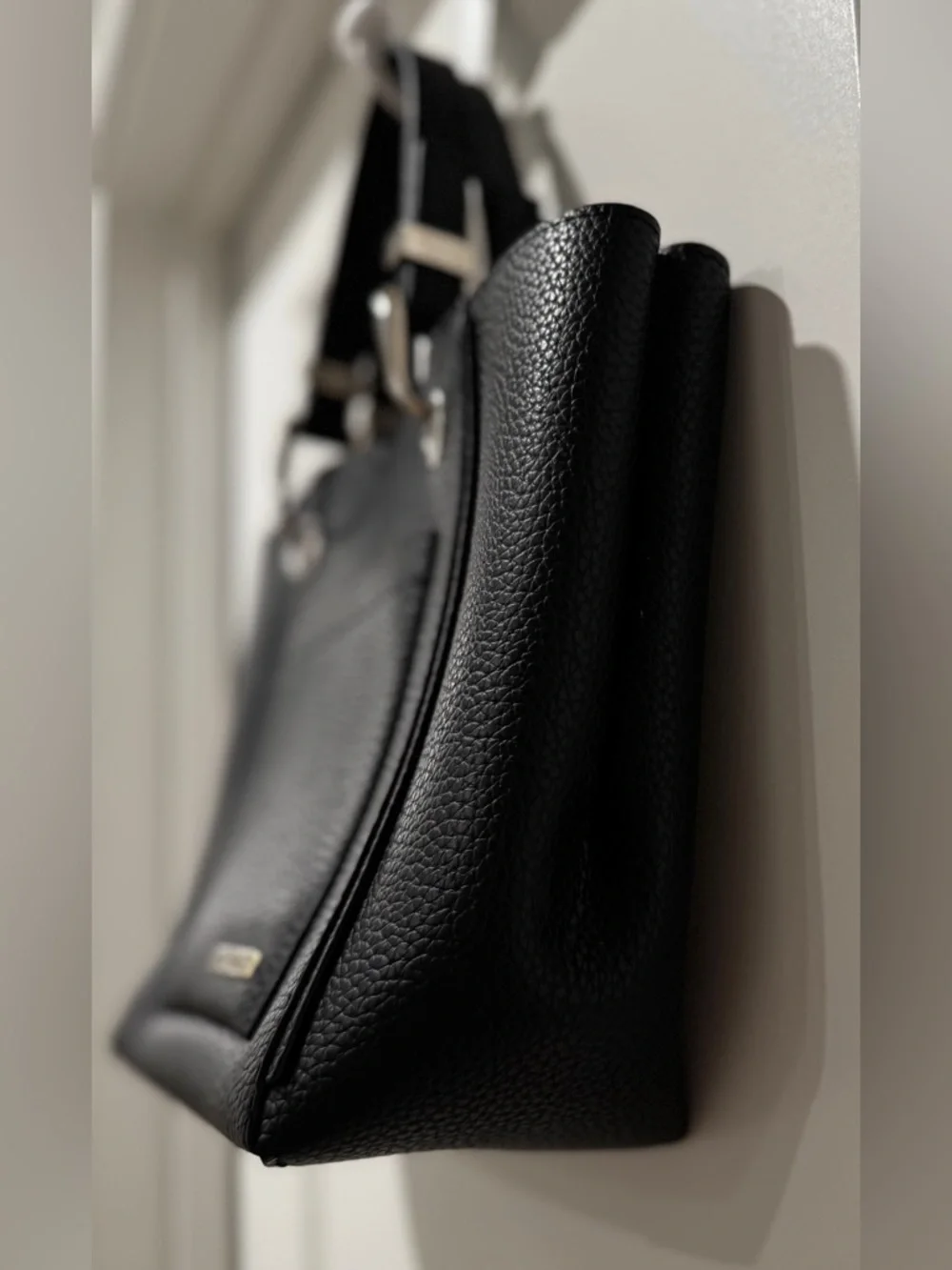 Steve Madden Black Pebbled Tote Bag NWOT Structured Silver Hardware - Picture 7 of 11